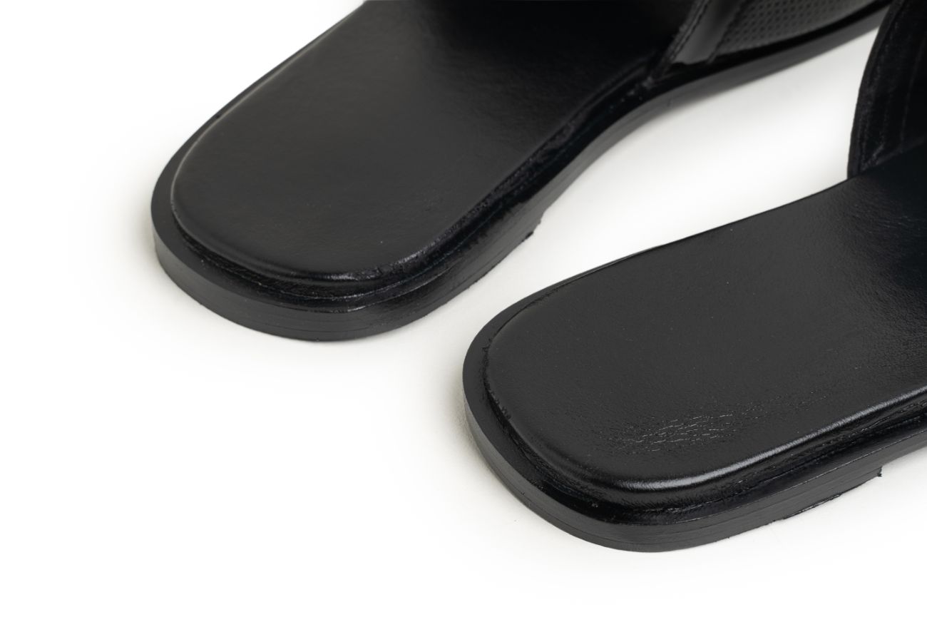 Black Doted Slippers